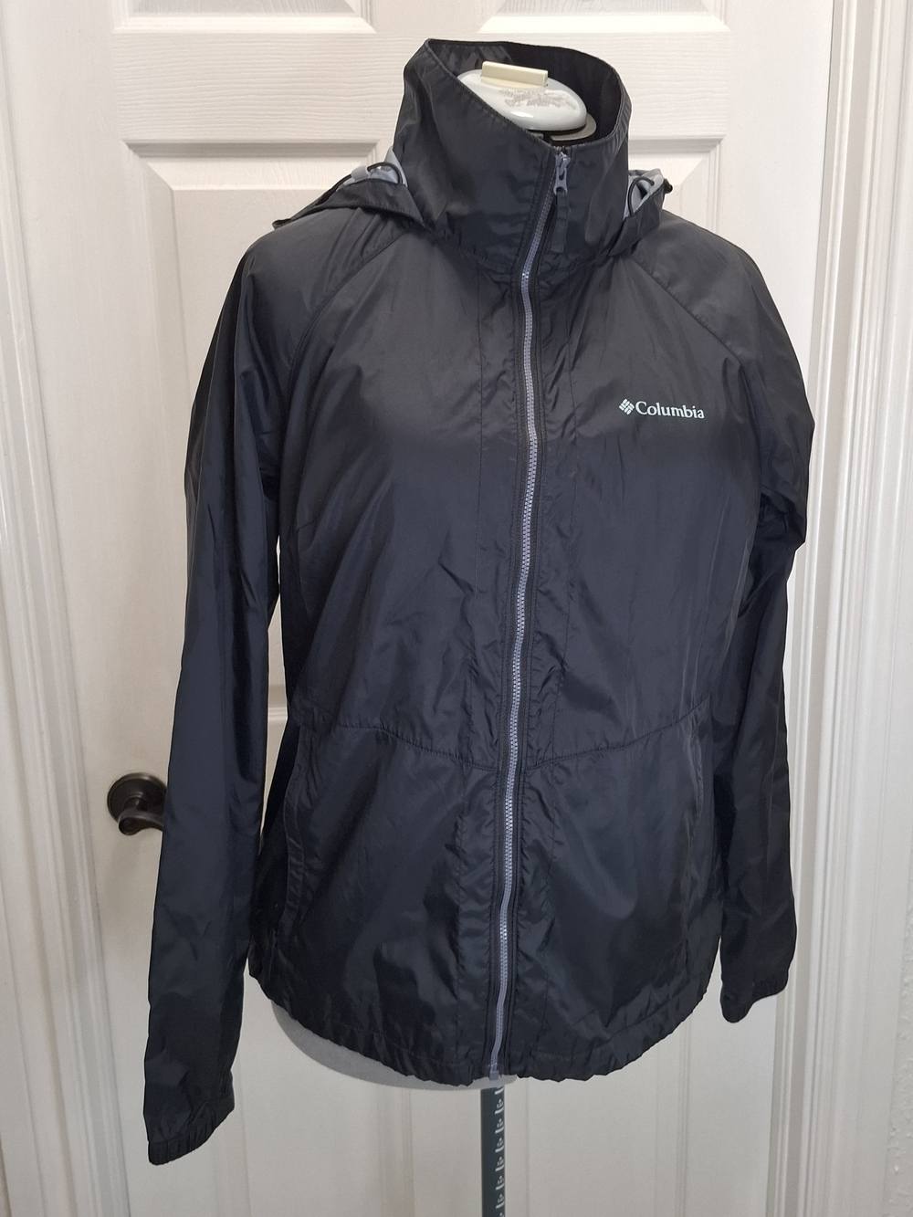 Columbia Black Hooded Lightweight Rain Jacket